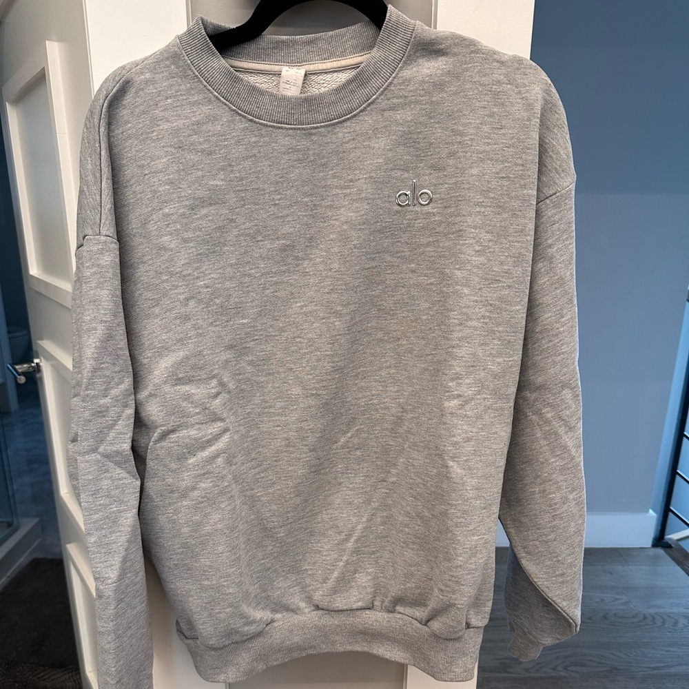 ALO Yoga Gray sweatshirt